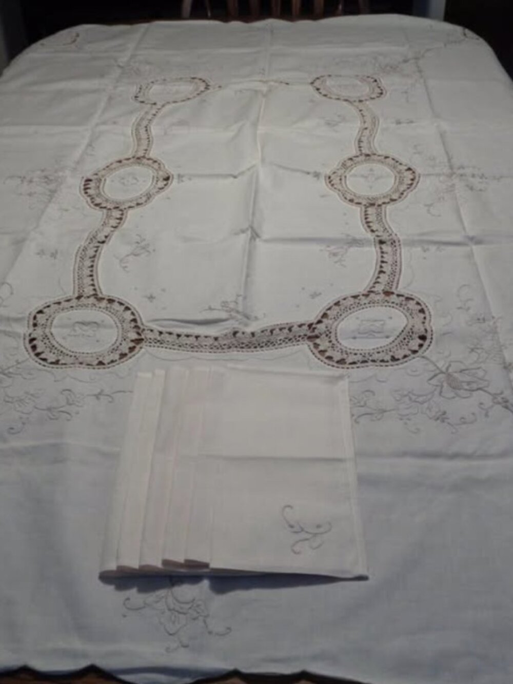 Table Cloth and Napkins